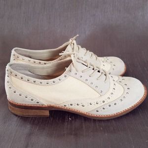 Gianni Bini Wingtips Silver Studs Lace-Up Oxford Dress Shoes Cream Size 8